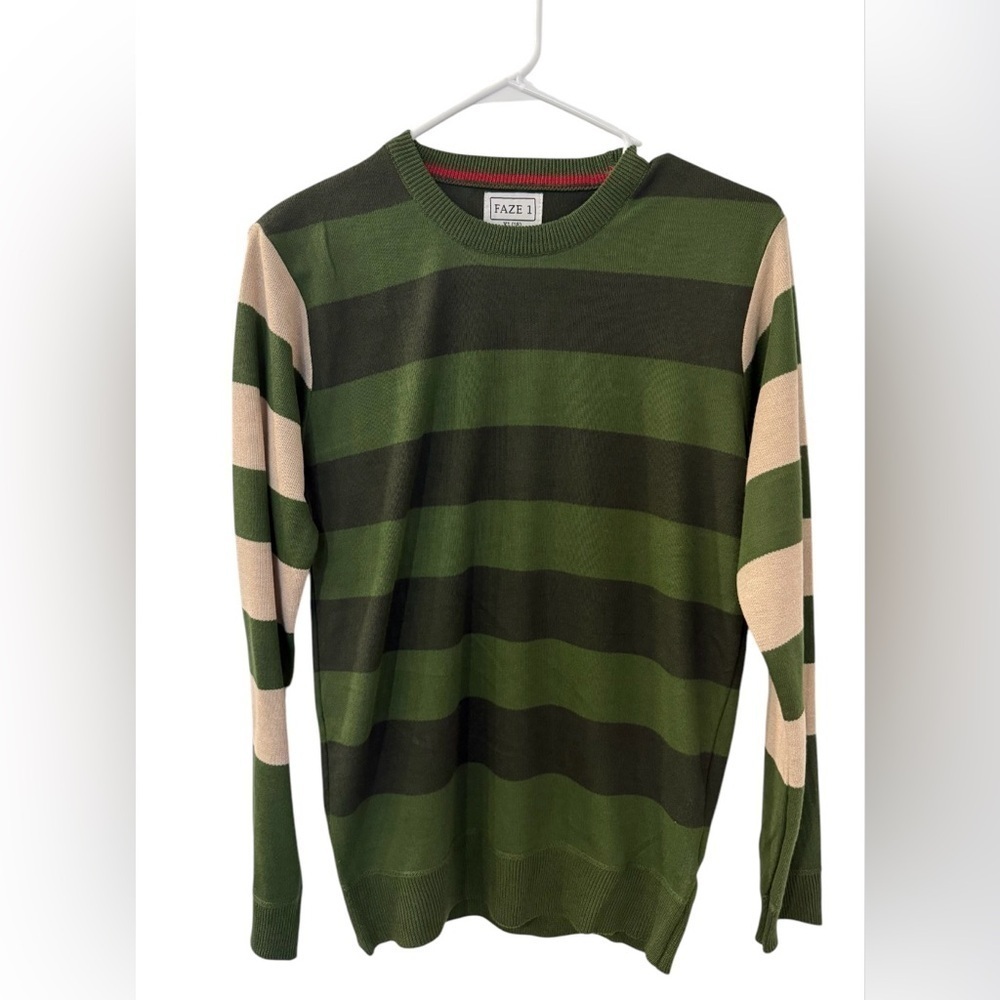 Faze 1 Boys Sweater Size XL 18 NWT